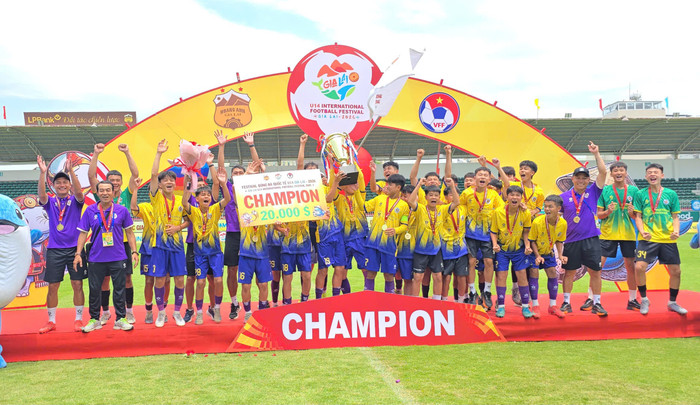 U14 Hà Nội đã trở thành nhà vô địch Festival Bóng đá Quốc tế U14 Gia Lai 2026 sau chiến thắng 4-2 trước U14 SLNA trên chấm luân lưu. Ảnh: Linh Hùng