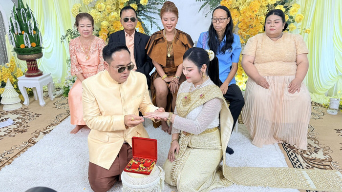 Vợ cả cưới vợ hai cho chồng, đoàn rước dâu hơn 10 xe gây xôn xao dư luận Ảnh 1