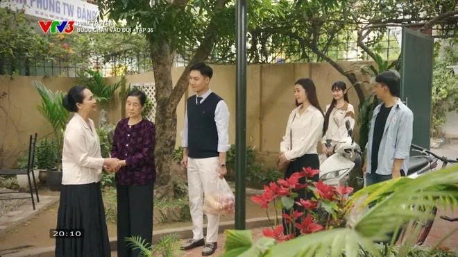 Bước Chân Vào Đời đứng trong nhóm chương trình có lượng người xem cao nhất ngày 13/5, chỉ sau Thời sự 19h.