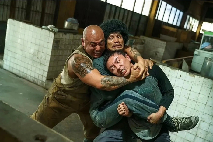 Giới chuyên môn kỳ vọng bộ phim sẽ tạo nên cơn sốt mới cho dòng phim hành động trưởng thành tại Hong Kong mùa hè năm nay.