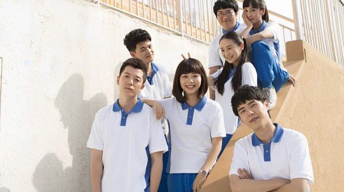 Được xem là một trong những phim thanh xuân tiêu biểu của màn ảnh Hoa ngữ, Điều Tuyệt Vời Nhất Của Chúng Ta ghi dấu nhờ cách tái hiện chân thực quãng đời học sinh. Câu chuyện giữa Cảnh Cảnh và Dư Hoài không quá màu hồng mà gần gũi với nhiều thế hệ khán giả qua áp lực học tập, tình bạn và những rung động đầu đời. Diễn xuất giàu cảm xúc của Đàm Tùng Vận và Lưu Hạo Nhiên cũng góp phần giúp bộ phim trở thành tác phẩm thanh xuân được yêu thích suốt nhiều năm.