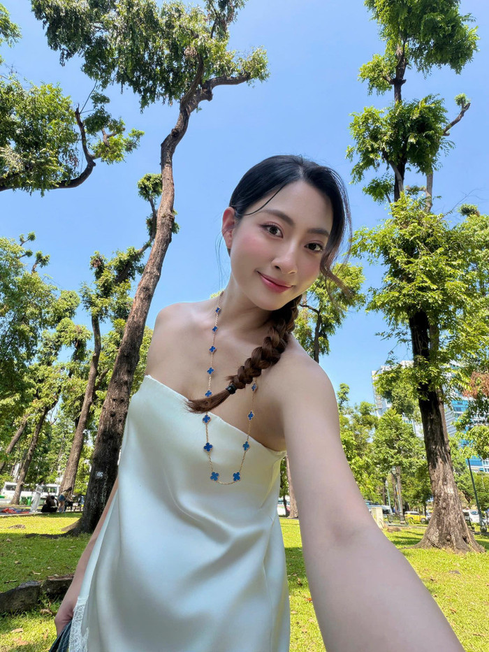 Nàng hậu ưa chuộng phong cách tối giản nhưng tinh tế.