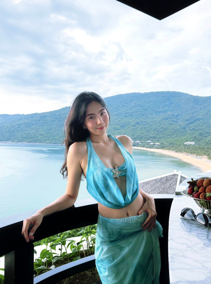 MC Mai Ngọc không ngần ngại diện những trang phục gợi cảm khi lấy lại được dáng thon. Ảnh: IGNV