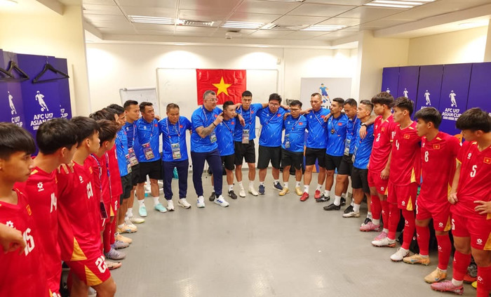 HLV Cristiano Roland xứng đáng được ghi nhận khi giúp U17 Việt Nam giành vé dự FIFA U17 World Cup, nhưng cách ông phát biểu thì có lẽ cần tiết chế hơn. Ảnh: VFF