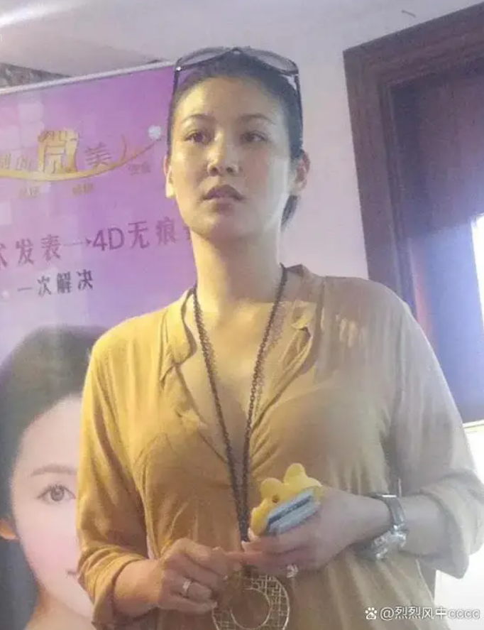 Người phụ nữ 43 tuổi thông báo tuyển chồng, đưa ra yêu cầu gây tranh cãi Ảnh 1