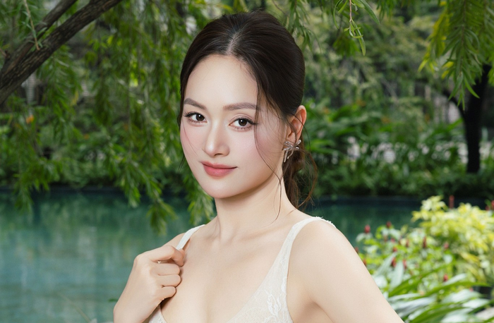 Lan Phương diễn xuất đầy cảm xúc với vai diễn điện ảnh đánh dấu sự trở lại lần này.
