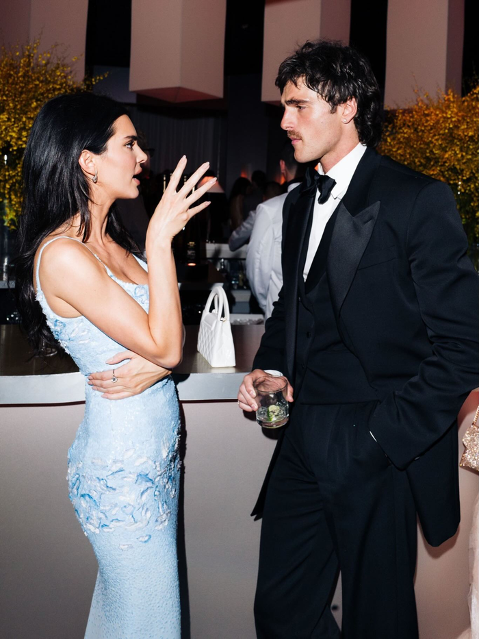 Hiện phía Kendall Jenner lẫn Jacob Elordi vẫn chưa lên tiếng xác nhận chuyện tình cảm.&nbsp;