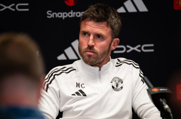 HLV Carrick muốn có Adam Wharton. Ảnh: Getty
