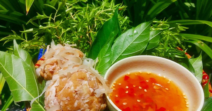 Các loại lá ăn kèm giúp cân bằng vị giác trong từng món ăn.