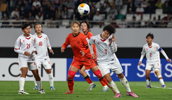 HLV Okiyama Masahiko đã có những chia sẻ thẳng thắn sau trận hòa của U17 nữ Việt Nam, trong đó nhấn mạnh sự chênh lệch về trình độ khi chuẩn bị đối đầu U17 nữ Trung Quốc. Ảnh: AFC