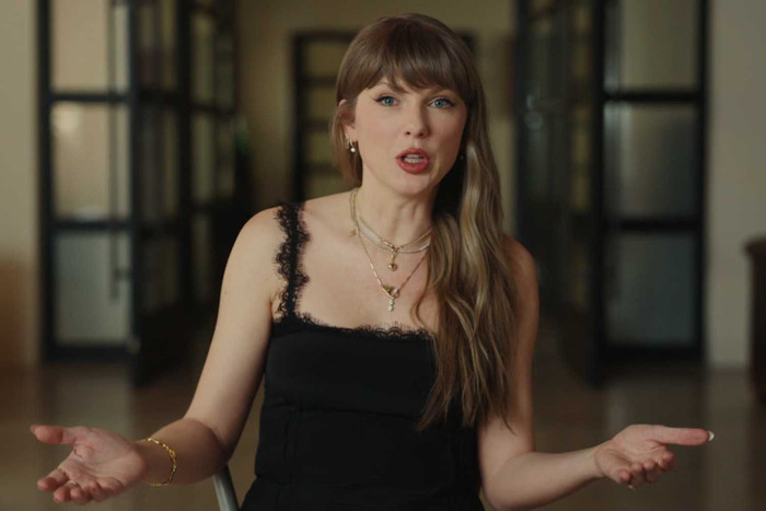 Taylor Swift bị nghi 'chơi chiêu', chiếm spotlight của Ariana Grande Ảnh 3