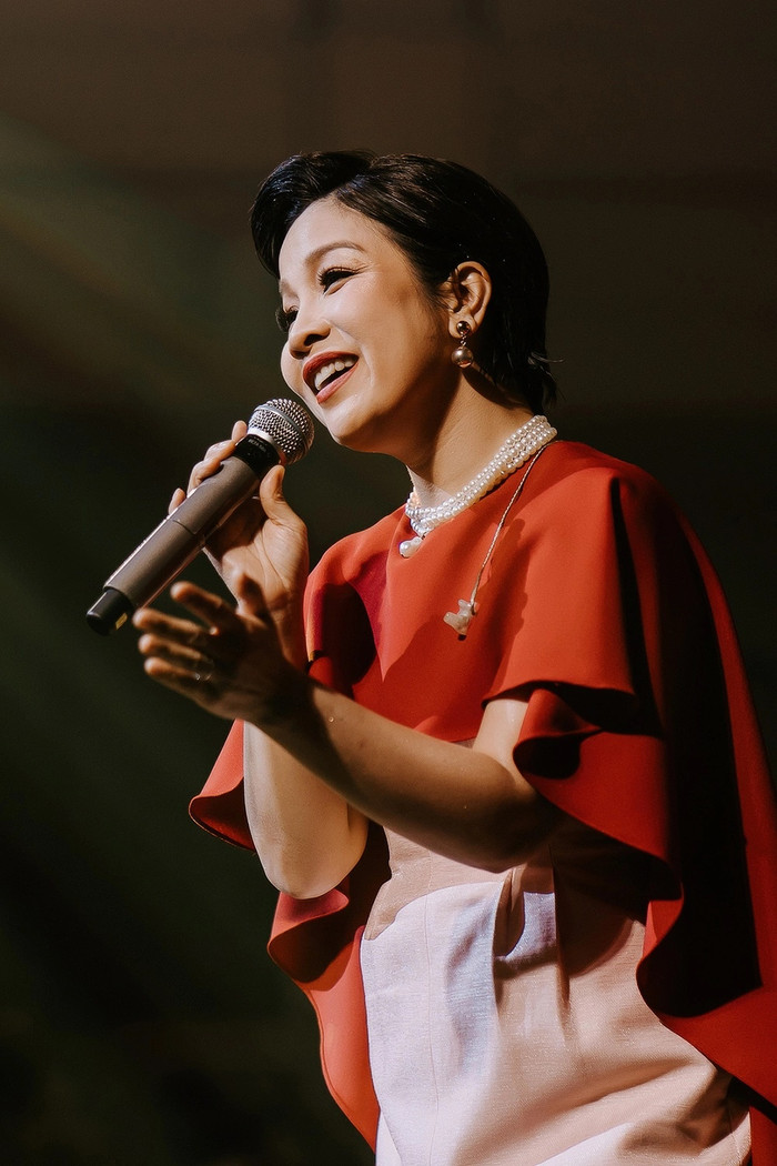 Mạng xã hội 'dậy sóng' với diva Mỹ Linh Ảnh 6