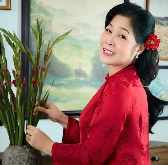 NSND Hồng Vân đang trải qua giai đoạn đặc biệt khi liên tiếp góp mặt ở nhiều dự án phim chiếu rạp, nhưng kết quả phòng vé vẫn chưa tạo được cú hích thật sự. Ảnh: FBNV
