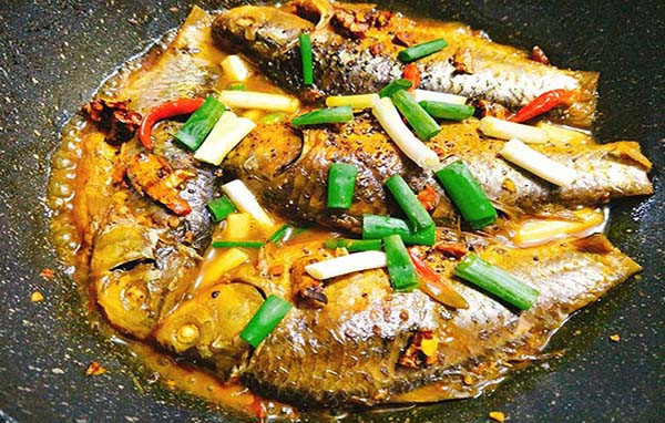 Món cá khó nghệ 'bắt cơm'.