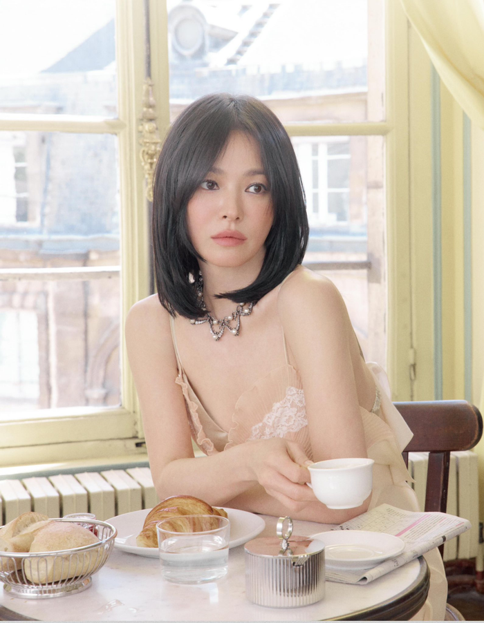 Nhiều khán giả nhận xét rằng, Song Hye Kyo xứng danh 'nữ hoàng nhan sắc'.