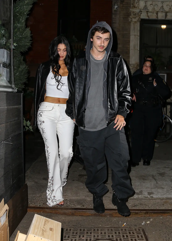 Kylie Jenner và Timothée Chalamet đang là cặp đôi được quan tâm hàng đầu ở Hollywood.
