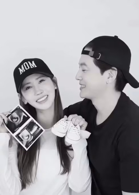 Lee Da Hae và Se7en thông báo tin vui sau 3 năm kết hôn.