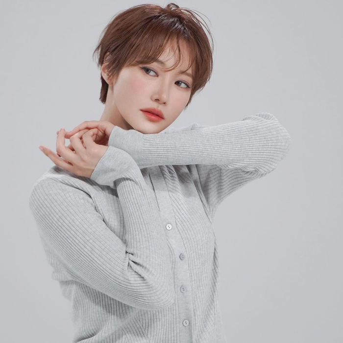 Theo truyền thông Hàn Quốc, Go Jun Hee sẽ tái xuất màn ảnh nhỏ thông qua chương trình thực tế mới.
