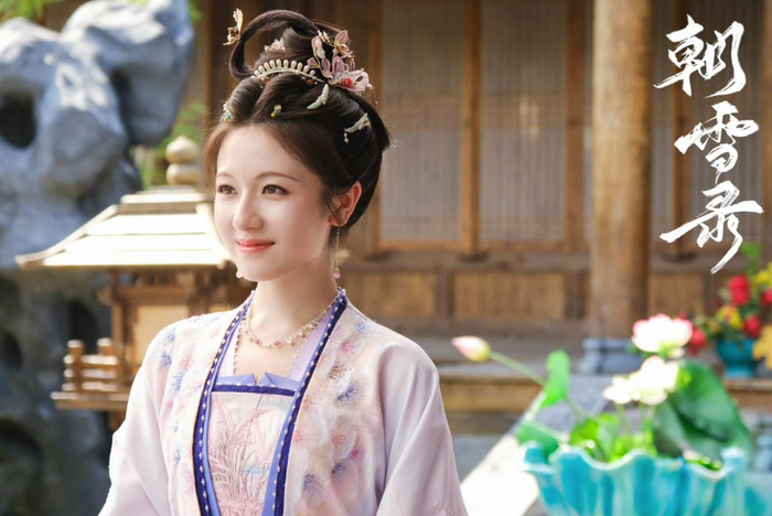 Lý Lan Địch được đánh giá cao nhờ diễn xuất ổn định và khả năng hóa thân đa dạng, là gương mặt tiềm năng của thế hệ tiểu hoa 95.