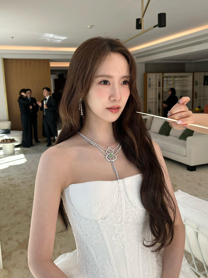Nhan sắc của Im Yoona nhận được 'cơn mưa lời khen'.