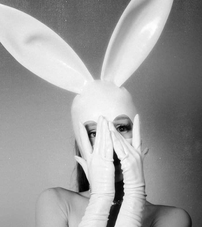 Ariana Grande tung phiên bản mở rộng của album đưa cô lên đỉnh cao sự nghiệp Ảnh 1