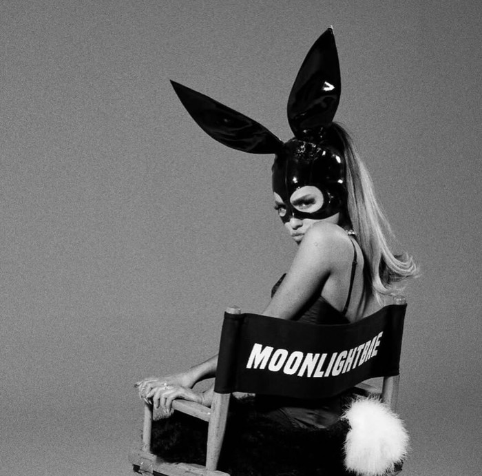 Ariana Grande tung phiên bản mở rộng của album đưa cô lên đỉnh cao sự nghiệp Ảnh 2