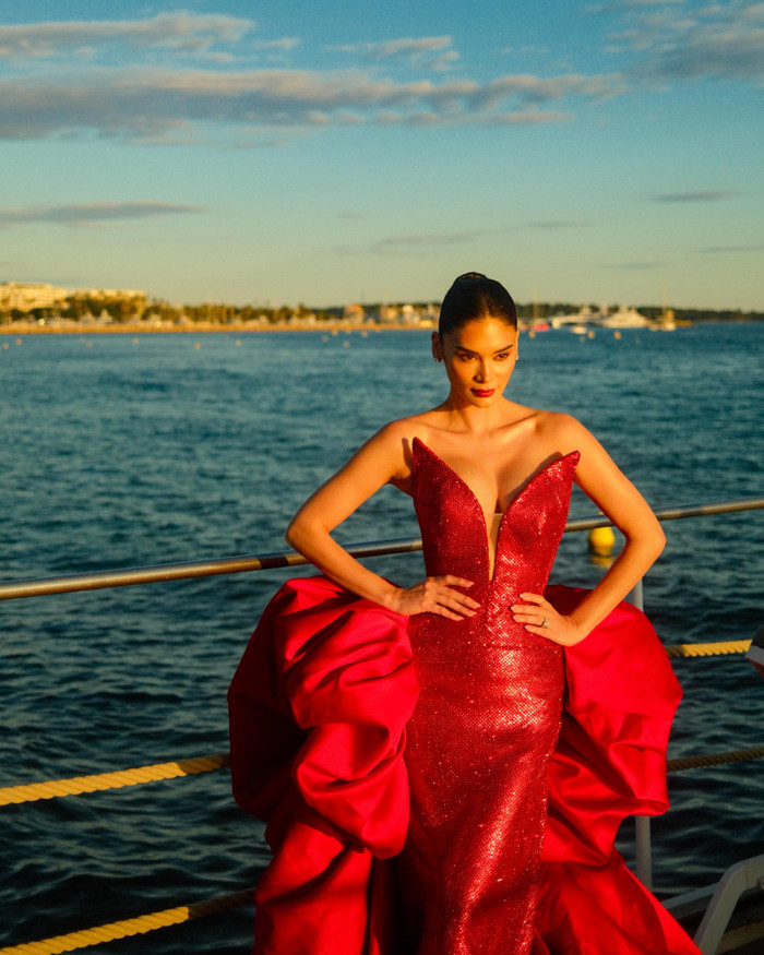 Người đẹp vẫn giữ được vóc dáng, thần thái nổi bật sau 11 năm đăng quang Miss Universe.