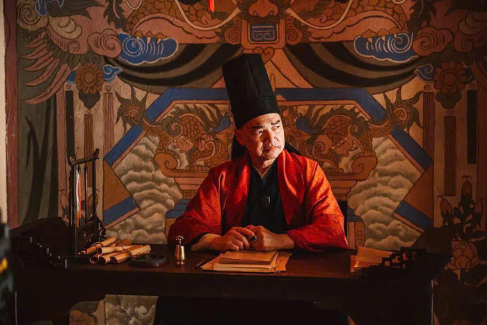 Trong Trùm Sò, Quang Minh đảm nhận vai Thầy Đề với màu sắc hài hước, đậm chất dân gian trào phúng. Ảnh: NSX