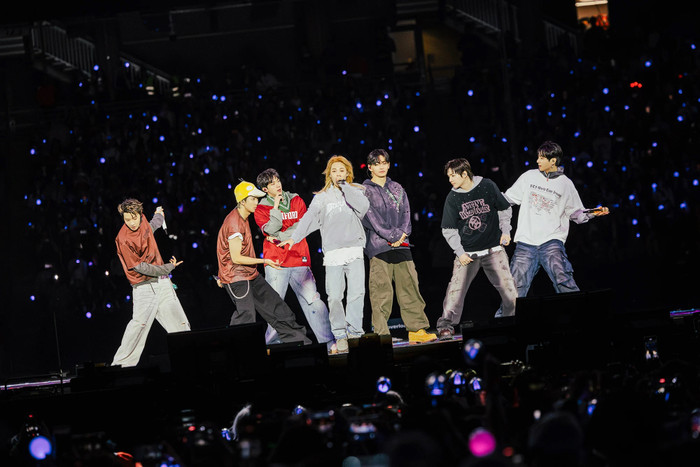 BTS đạt cột mốc mà trước đó chỉ Coldplay từng làm được tại sân vận động hơn 100 năm tuổi Ảnh 1