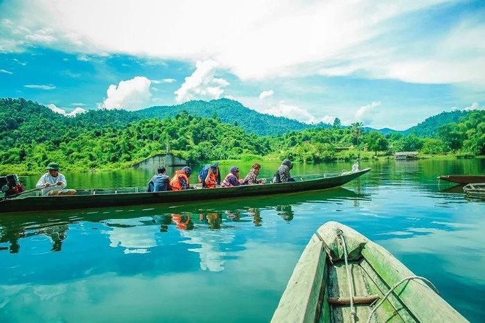 Xứ Nghệ quê vợ chồng Hồ Văn Cường có một nơi mùa hè nước lạnh buốt, nhiều người xuống suối giữa trưa vẫn run Ảnh 5