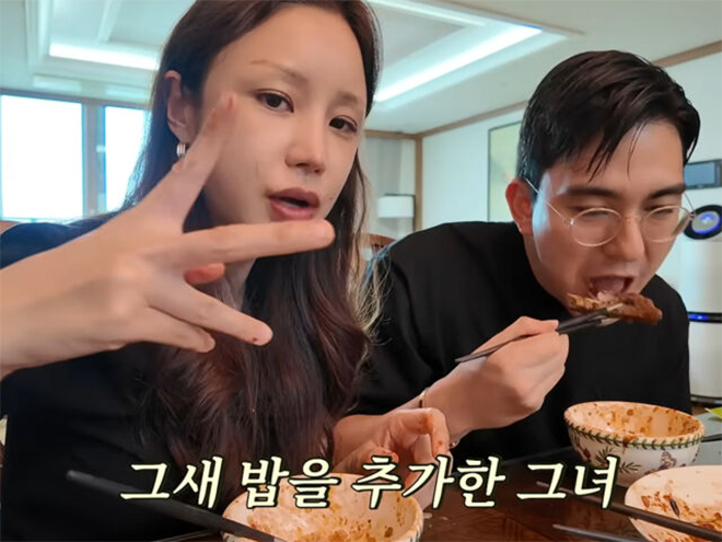 Hình ảnh ăn uống được Yoon Jin Yi chia sẻ.