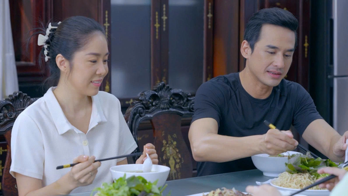 Thành công của Bóng Ma Hạnh Phúc giúp Lê Phương và Lương Thế Thành nhận được sự quan tâm lớn từ công chúng. Ảnh: NSX