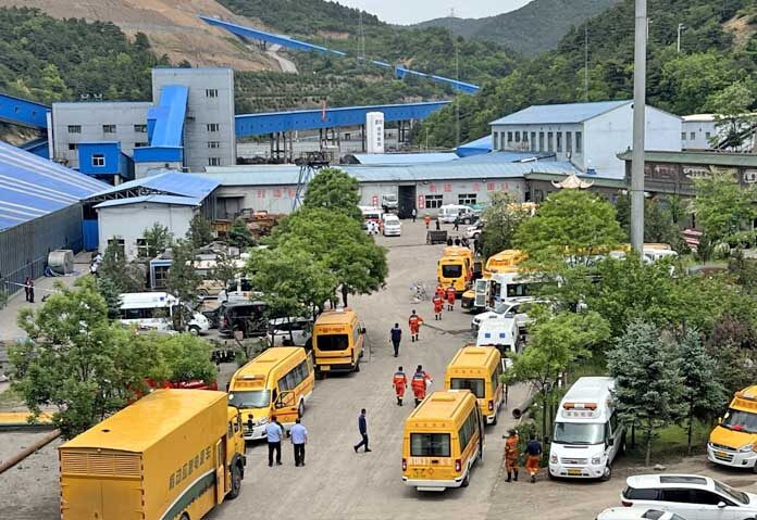 Trung Quốc bàng hoàng trước thương vong – Lực lượng cứu hộ làm việc tại hiện trường sau vụ nổ khí gas tại mỏ than Liushenyu ở huyện Qinyuan, tỉnh Sơn Tây, Trung Quốc, ngày 23 tháng 5 năm 2026. Ảnh: REUTERS.
