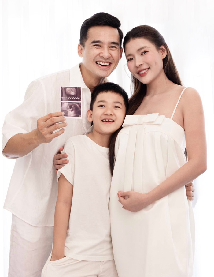 Gia đình Lương Thế Thành và Thuý Diễm đang nhận nhiều lời chúc khi thông báo sắp chào đón thành viên mới. Ảnh: FBNV