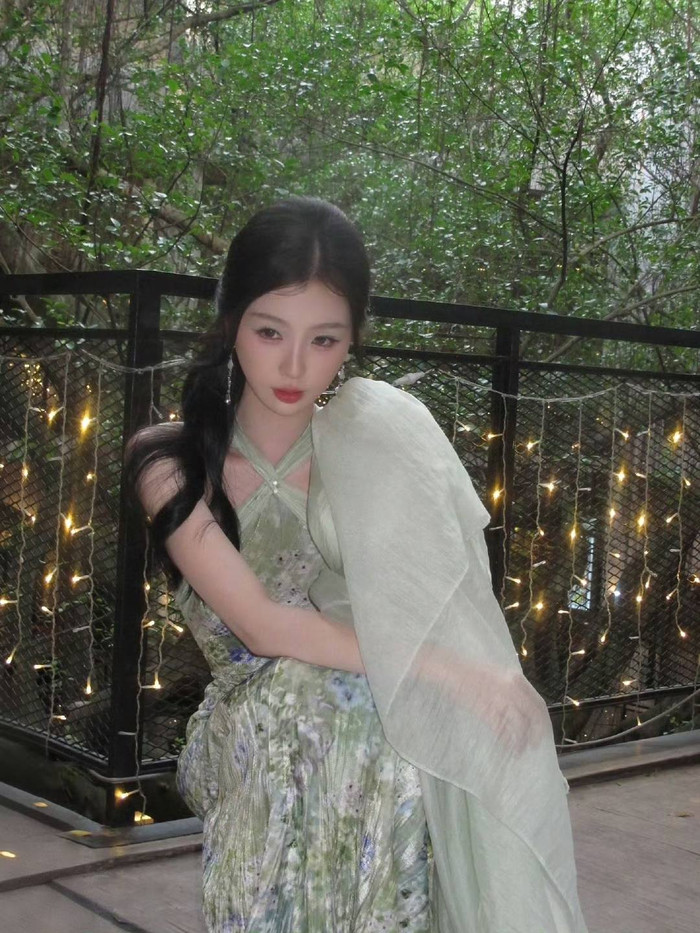Ngu Thư Hân tích cực 'sống ảo' ở trên mạng xã hội. Ảnh: Weibo