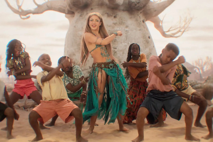 Shakira tung MV World Cup 2026, quy tụ toàn những tên tuổi 'khủng' làng túc cầu Ảnh 2
