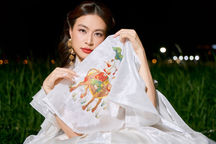 Hoàng Thùy Linh đã âm thầm đi thêm bước nữa Ảnh 4