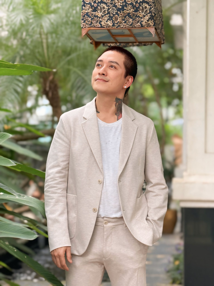 Hành động công khai kết quả kiểm tra ma túy của ca sĩ Tuấn Hưng giữa lúc bị réo gọi nhận được lời khen từ cư dân mạng.