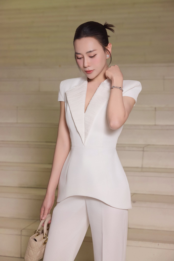 Giờ đây, Phương Oanh dường như đã cởi mở hơn, sẵn sàng lan tỏa những năng lượng tích cực đến mọi người.