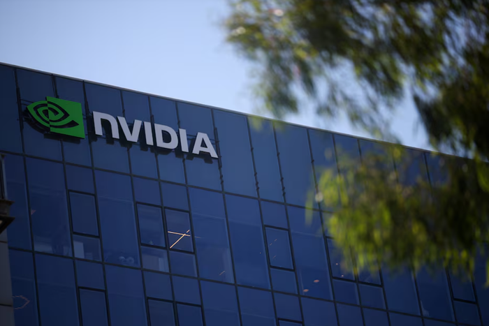 Hình ảnh logo NVIDIA được chụp tại cơ sở của hãng ở Khu công nghệ cao Yokne'am, miền bắc Israel, ngày 9 tháng 7 năm 2025. Ảnh: Reuters