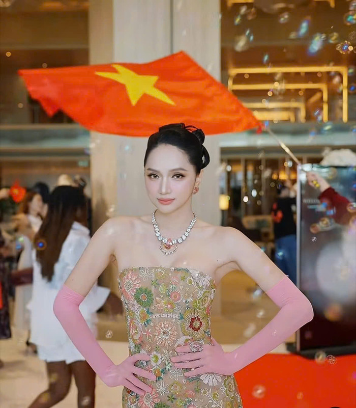 Khoảnh khắc Hương Giang được “hộ tống” bằng hiệu ứng bong bóng đầy lãng mạn tại MGI All Stars 2026.&nbsp;