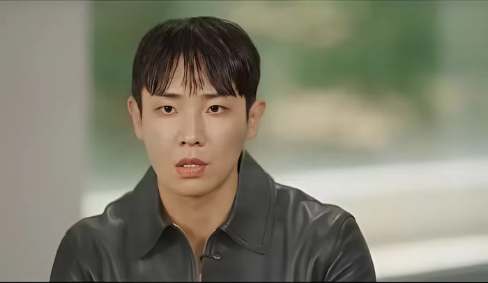 Lee Joon chia sẻ về thời gian khó khăn lúc mới vào nghề. (Ảnh từ Chosun)