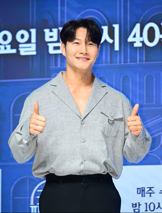Kim Jong Kook hài hước tiết lộ đã lên chức dù mới kết hôn 7 tháng. (Ảnh từ Chosun)