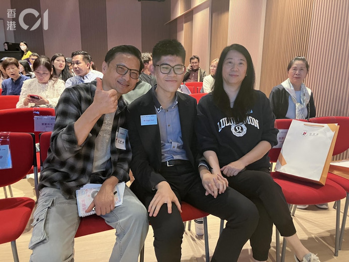 Nam nghệ sĩ giải nghệ hơn 10 năm, đi hát hội chợ kiếm tiền nuôi con bị bệnh Ảnh 5