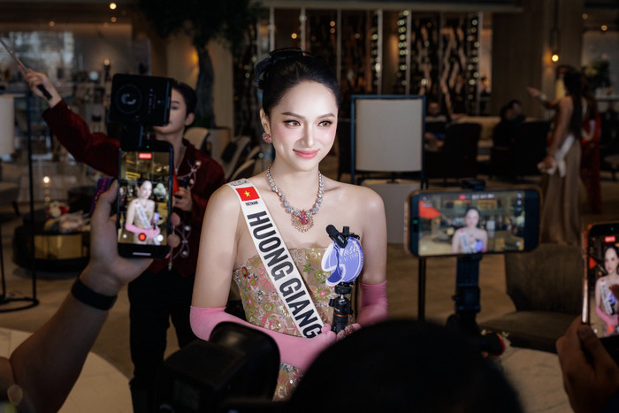 Mỹ Tâm giúp Hương Giang 'đổi đời' Ảnh 1