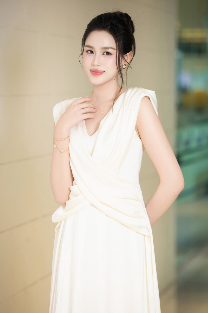 Đỗ Thị Hà vẫn giữ được sức hút sau 6 năm đăng quang. Ảnh: FBNV