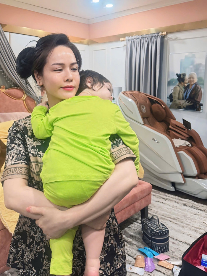 Ở tuổi 41, hạnh phúc của Nhật Kim Anh là tập trung cho công việc cũng như dành thời gian bên các con.
