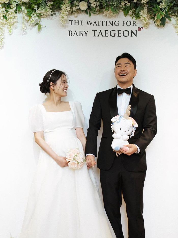 Lee Si Eon vui mừng báo tin con đầu lòng vừa chào đời khỏe mạnh.