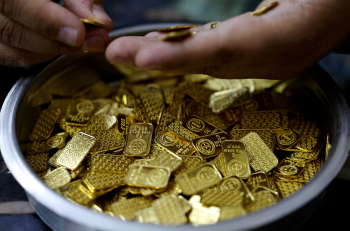 Đồng USD suy yếu góp phần hỗ trợ đà phục hồi của kim loại quý. Ảnh: REUTERS