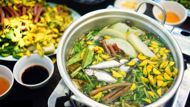 Món cá linh bông điên điển nổi tiếng ở miền Tây.